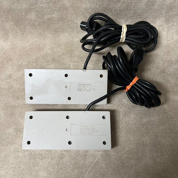 Lot (2) NES Nintendo Original OEM Controller Model #NES-004 - Picture 3 of 3